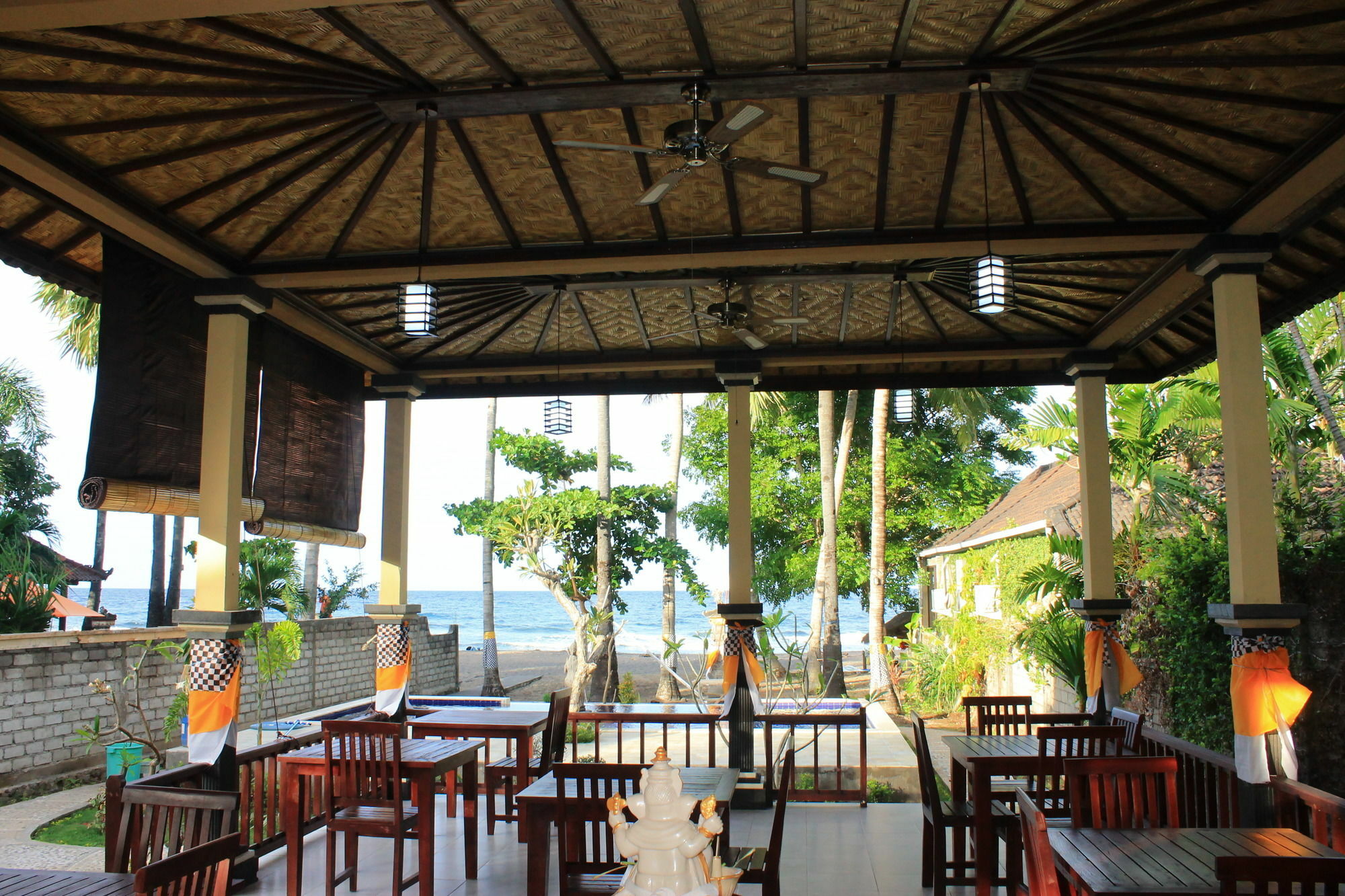 Bintang Beach Villa アメッド エクステリア 写真